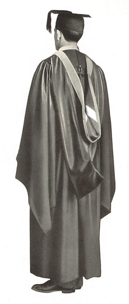 A photograph from a c.1905 Cotrell & Leonard catalogue that has been altered to illustrate a bachelor's hood lined with a reversed chevron.