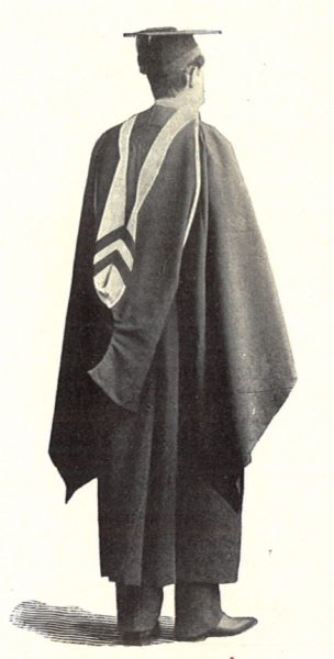 A photograph from an 1895 Cotrell & Leonard catalogue of a bachelor's hood. The photograph has been altered to illustrate a hood lined with two reversed chevrons.