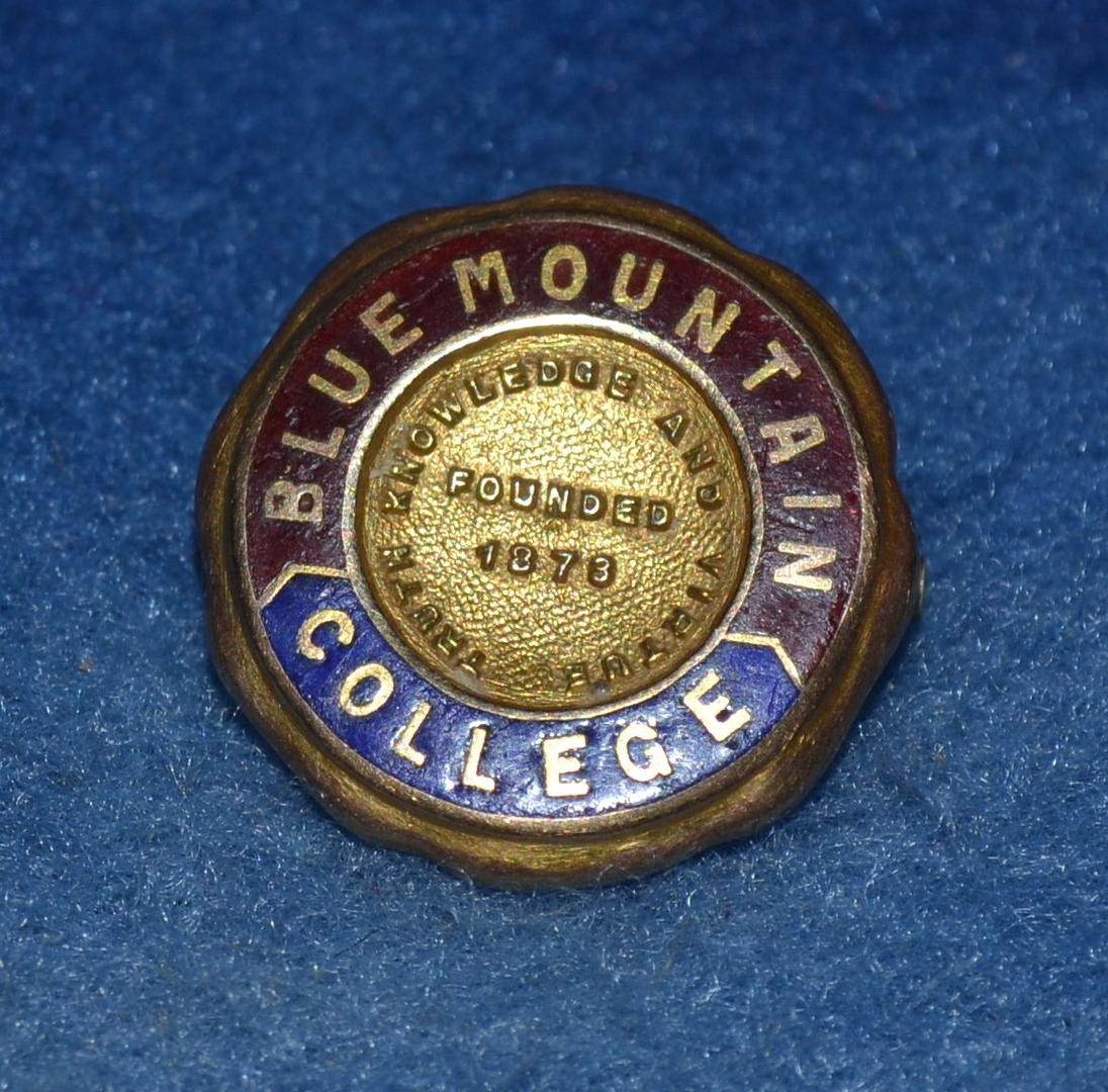 blue mountain solid gold pin langrock bros ny